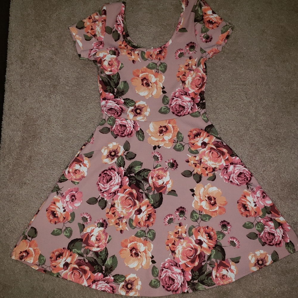 Rue 21 Floral Short Sleeve Dress